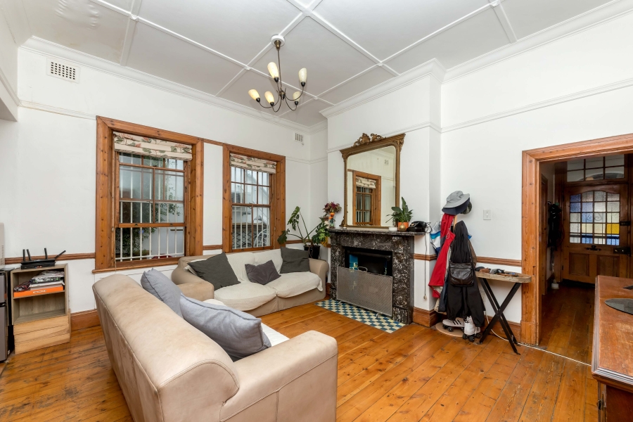 To Let 4 Bedroom Property for Rent in Vredehoek Western Cape